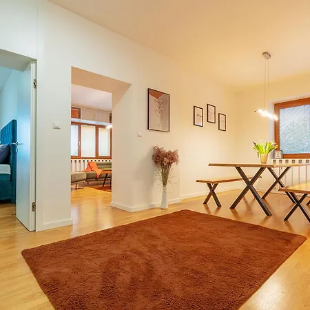 Apartment B-home - S 1 Spalnou A Obyvackou 80 M2 Trenčín