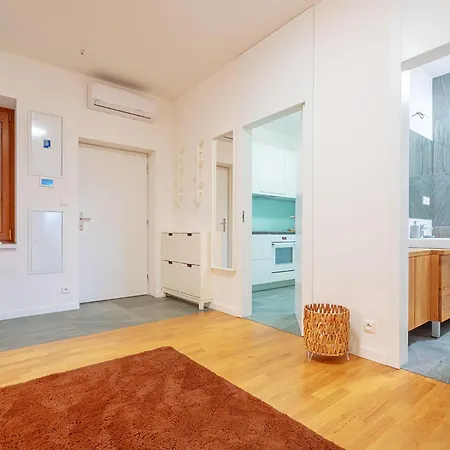 B-home - S 1 Spalnou A Obyvackou 80 M2