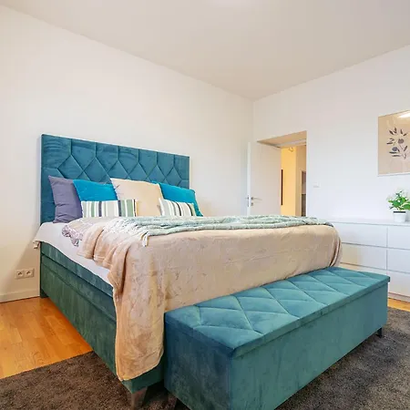 B-home - S 1 Spalnou A Obyvackou 80 M2